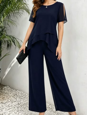 Completo Con Pantaloni E Sovrapposizione In Chiffon Con Scollo A Goccia Impreziosito