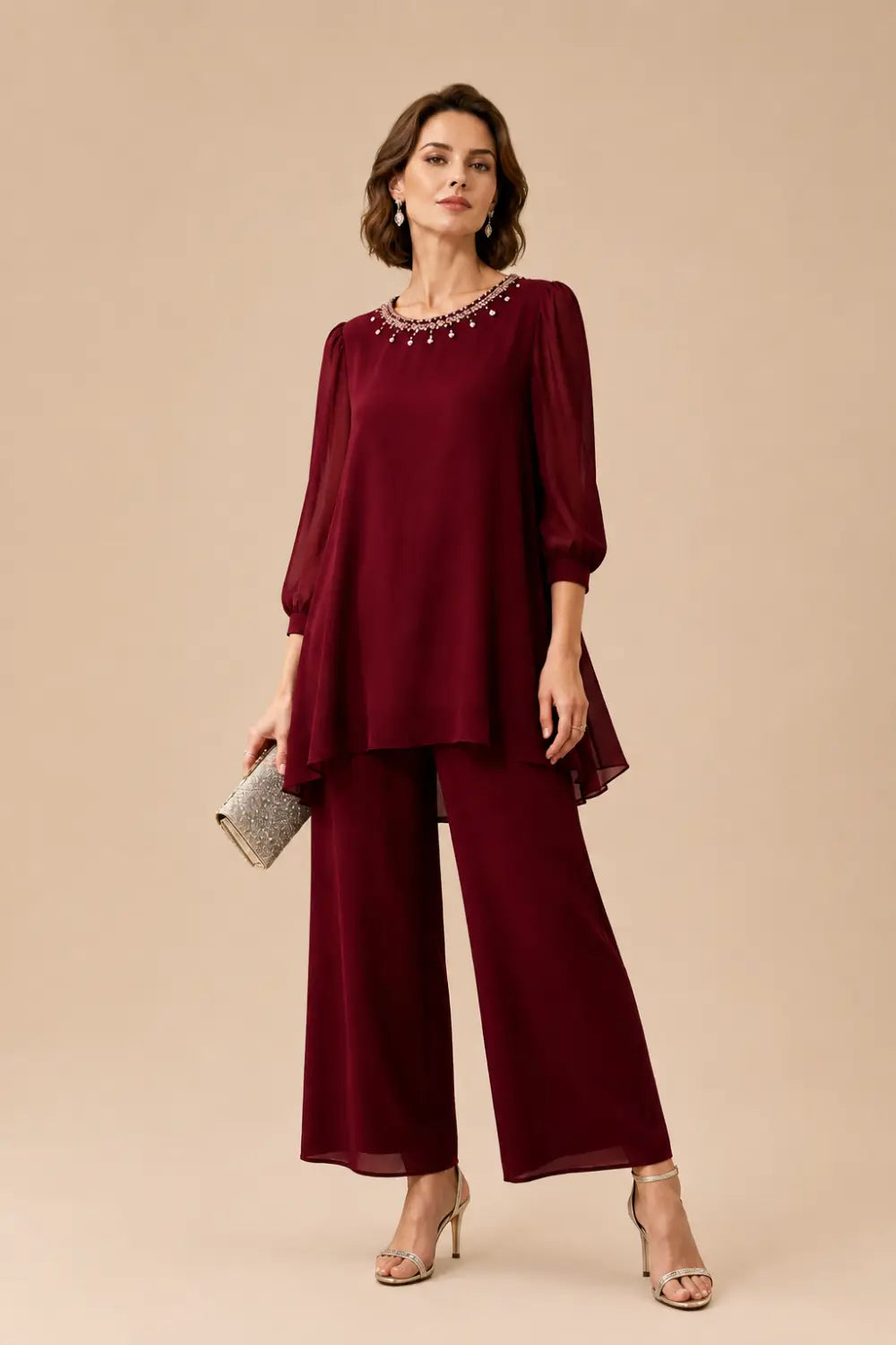 Completo In Chiffon A Strati Perlinato Con Maniche A Tre Quarti