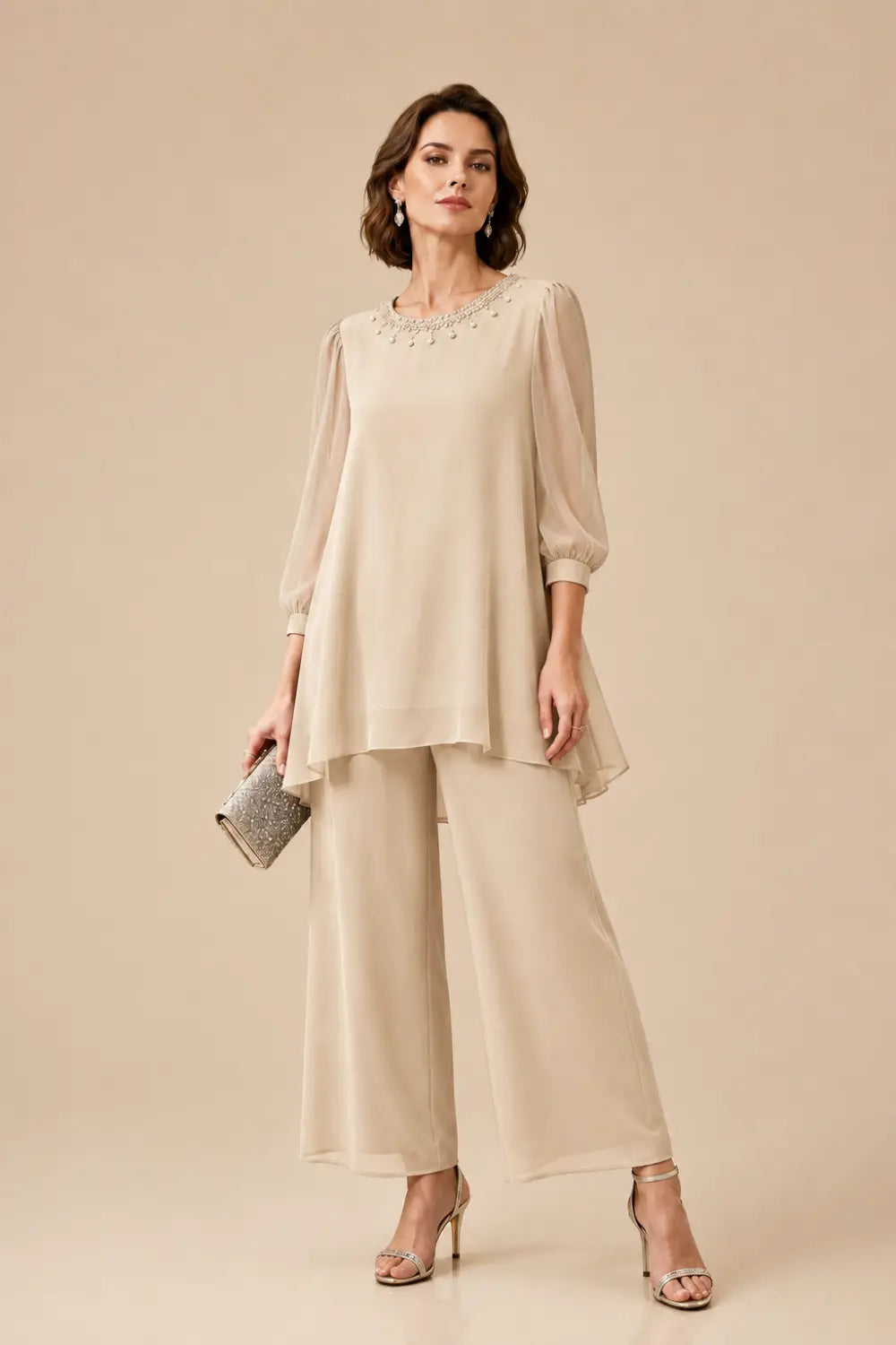 Completo In Chiffon A Strati Perlinato Con Maniche A Tre Quarti