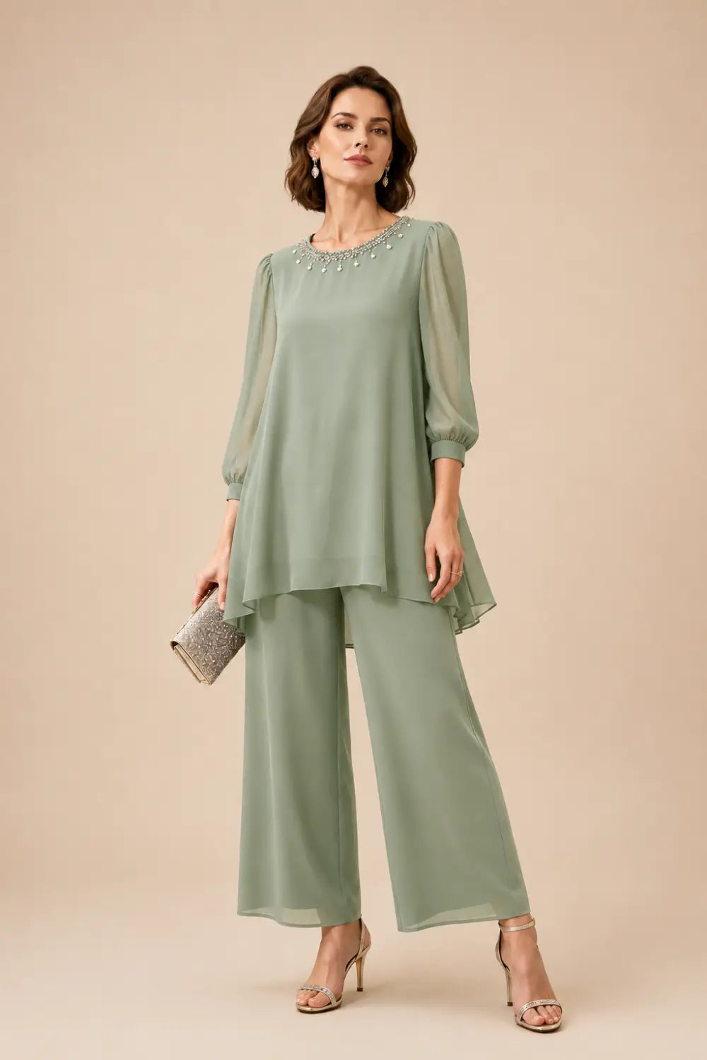 Completo In Chiffon A Strati Perlinato Con Maniche A Tre Quarti
