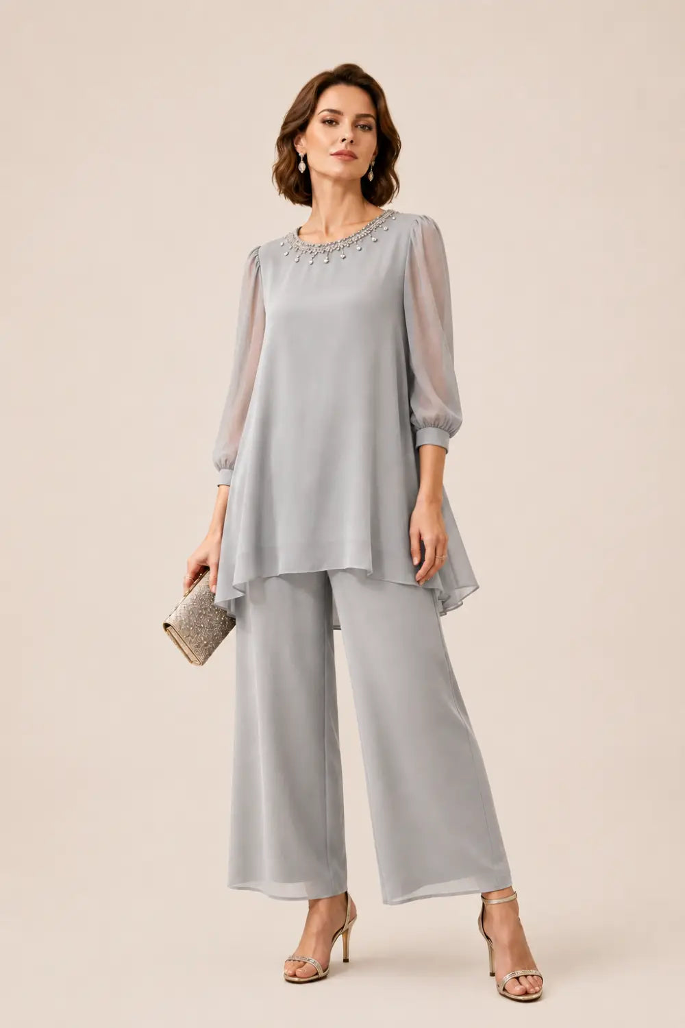 Completo In Chiffon A Strati Perlinato Con Maniche A Tre Quarti