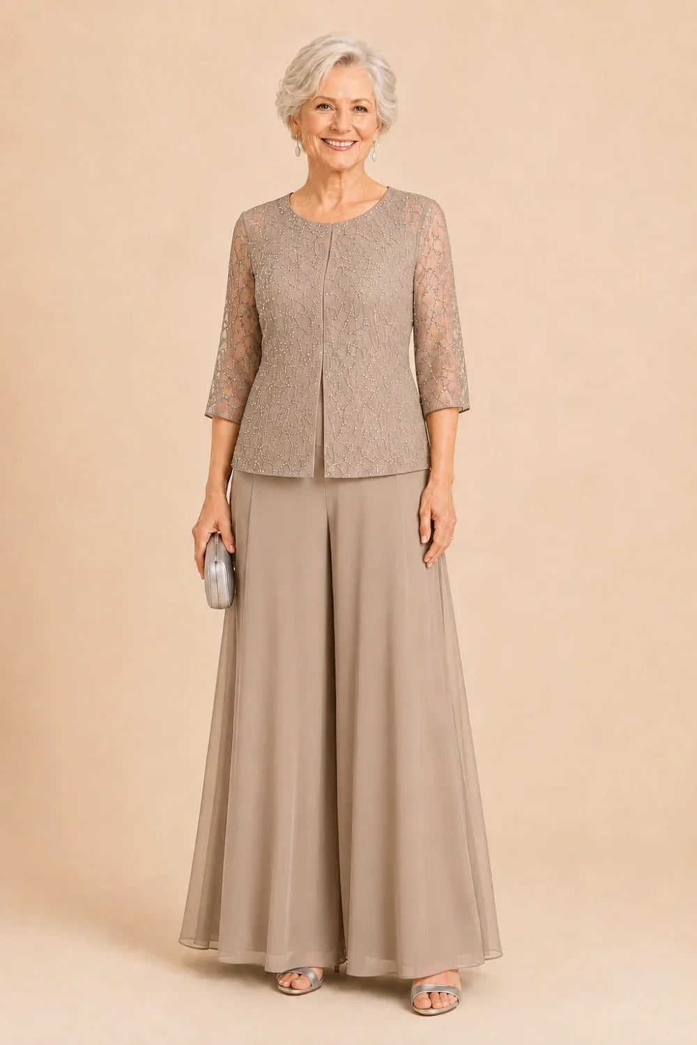 Completo Con Pantaloni Culotte In Pizzo Perlinato E Sovrapposizione In Chiffon