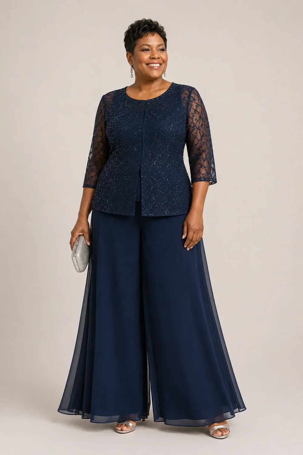 Completo Con Pantaloni Culotte In Pizzo Perlinato E Sovrapposizione In Chiffon