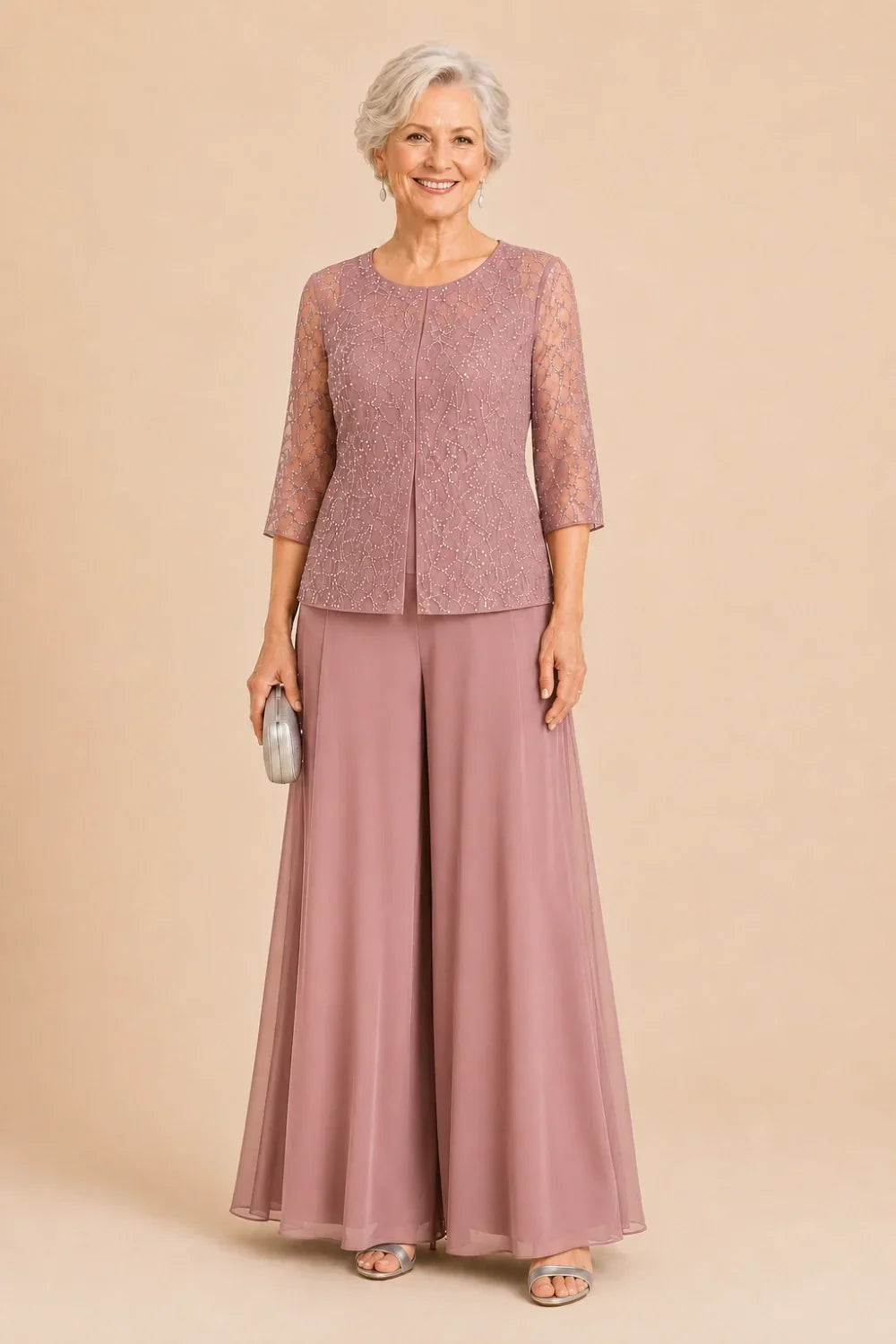 Completo Con Pantaloni Culotte In Pizzo Perlinato E Sovrapposizione In Chiffon