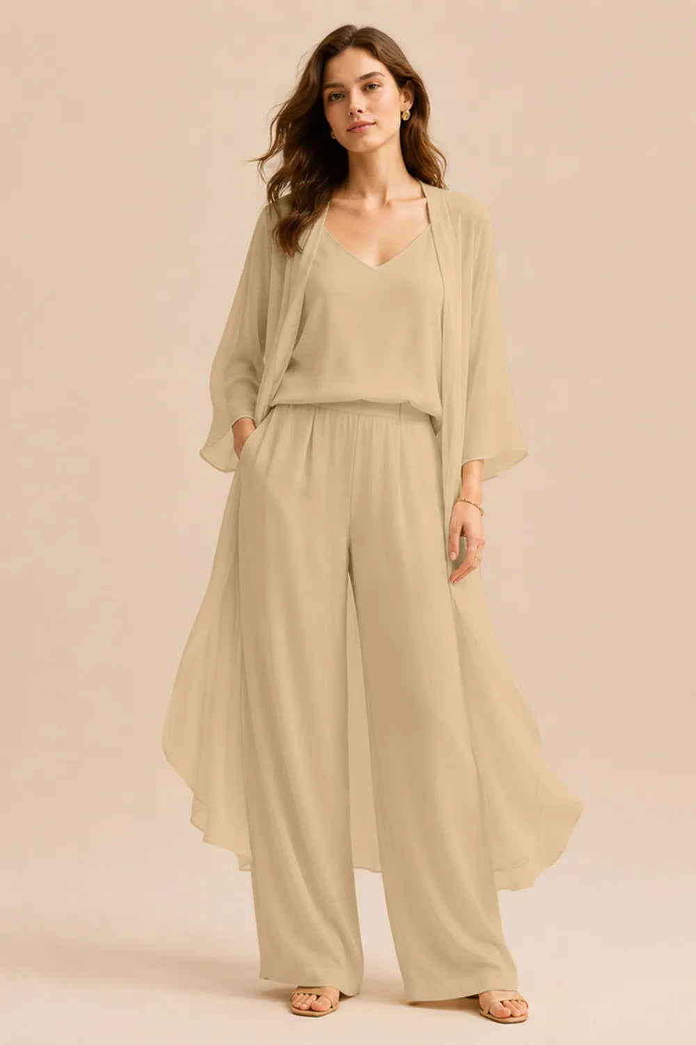 Raffinato Completo Con Canotta, Giacca In Chiffon E Pantaloni