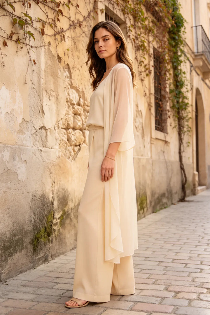 Raffinato Completo Con Canotta, Giacca In Chiffon E Pantaloni