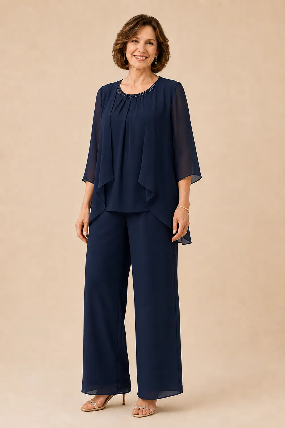 Completo Con Pantaloni E Sovrapposizione In Chiffon Per La Madre Della Sposa