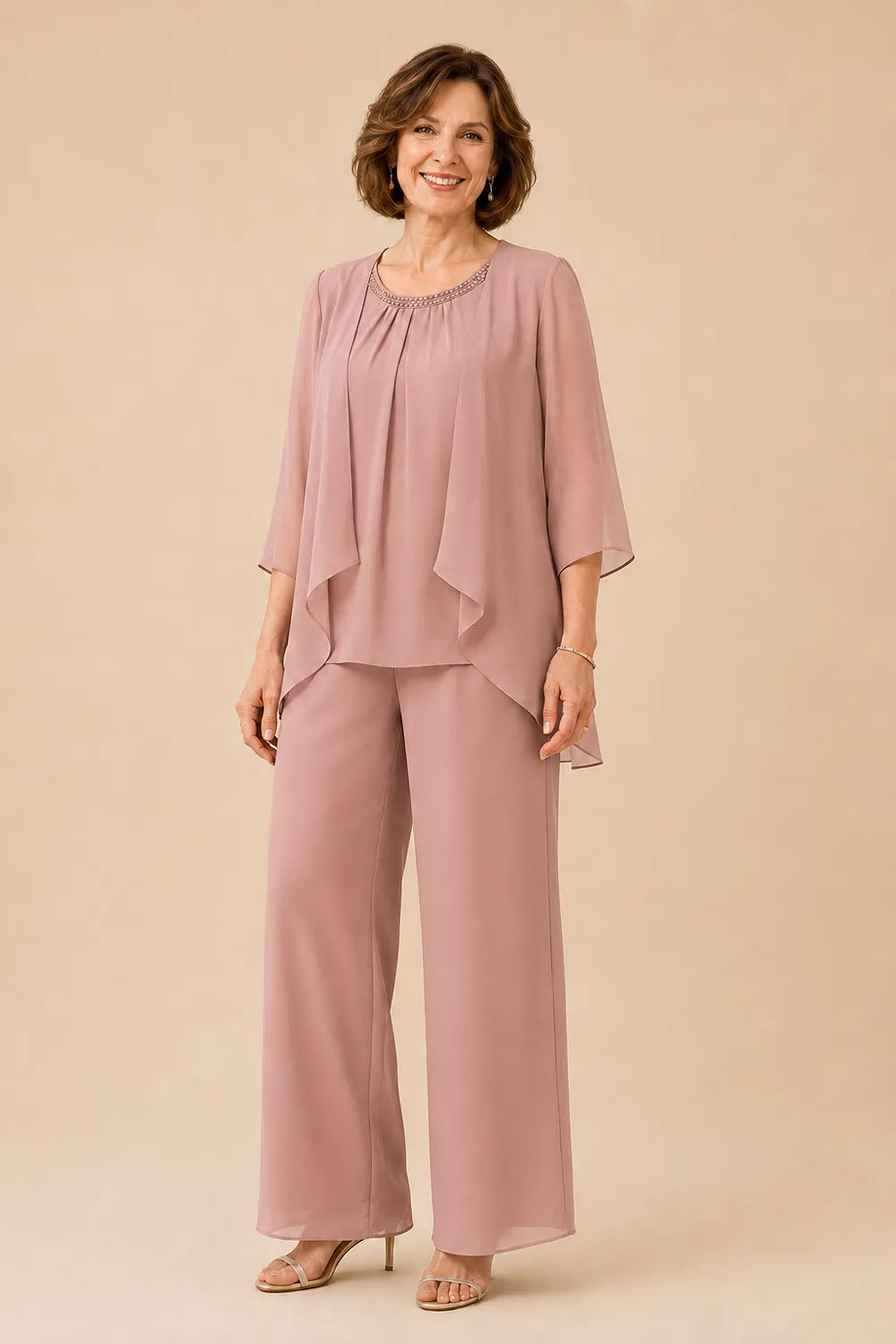 Completo Con Pantaloni E Sovrapposizione In Chiffon Per La Madre Della Sposa