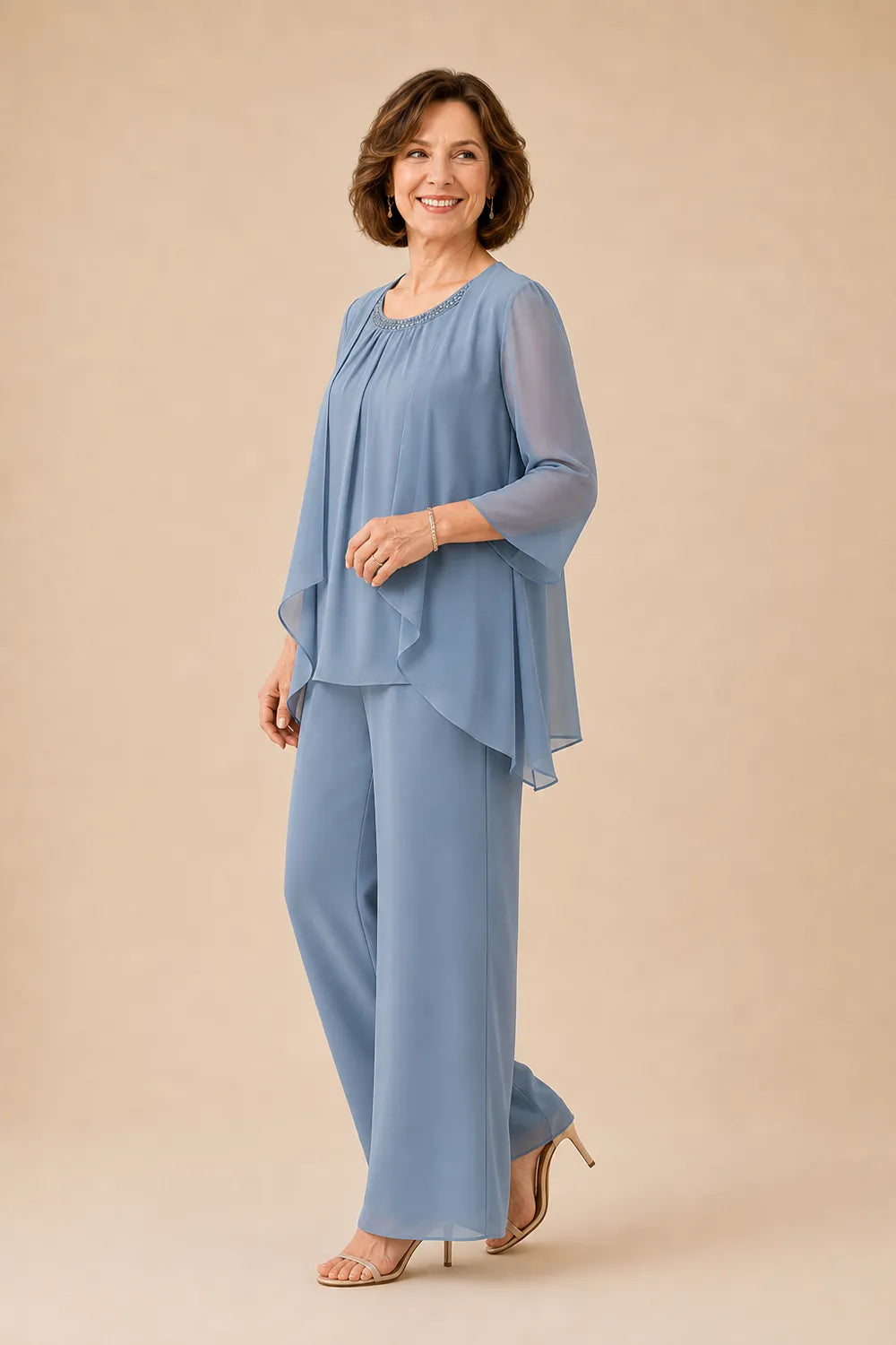 Completo Con Pantaloni E Sovrapposizione In Chiffon Per La Madre Della Sposa