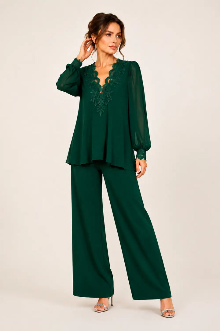 Completo In Chiffon A Strati Con Scollo A V E Pantaloni A Gamba Larga
