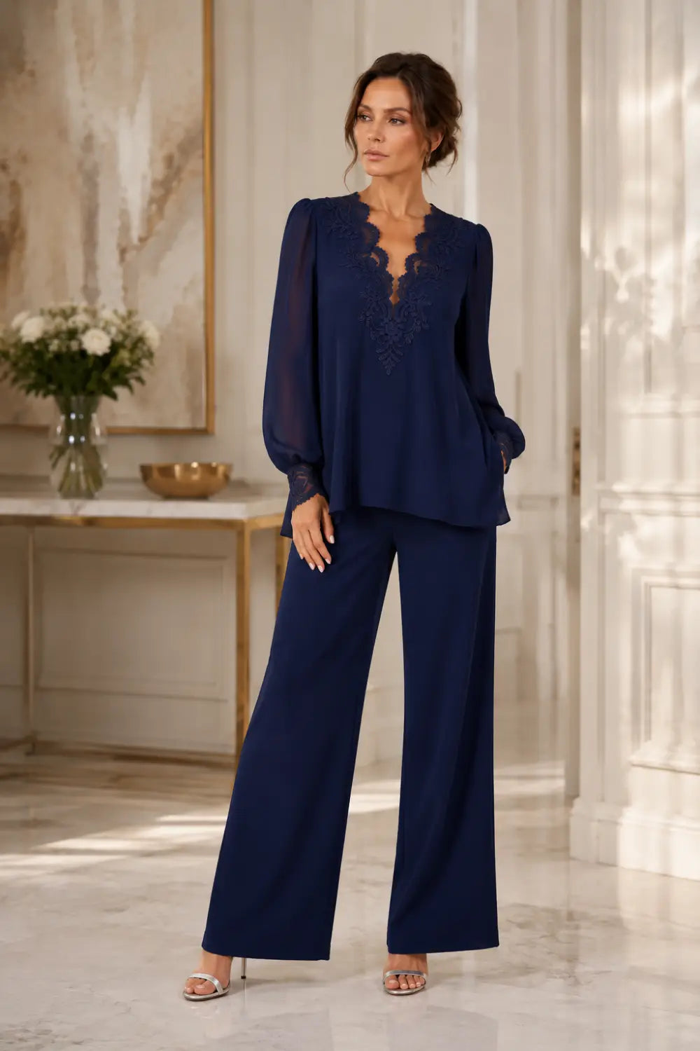 Completo In Chiffon A Strati Con Scollo A V E Pantaloni A Gamba Larga